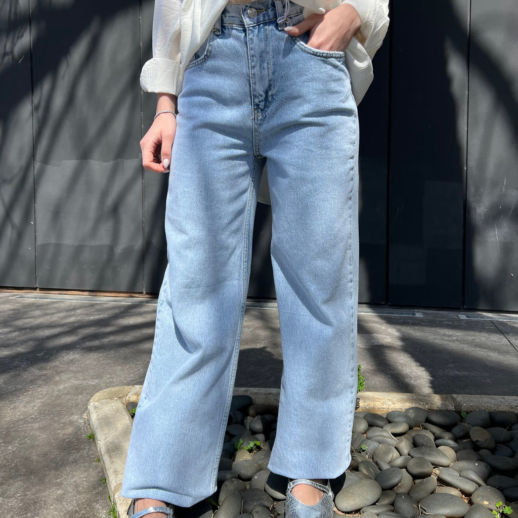 High-waist light wash jeans