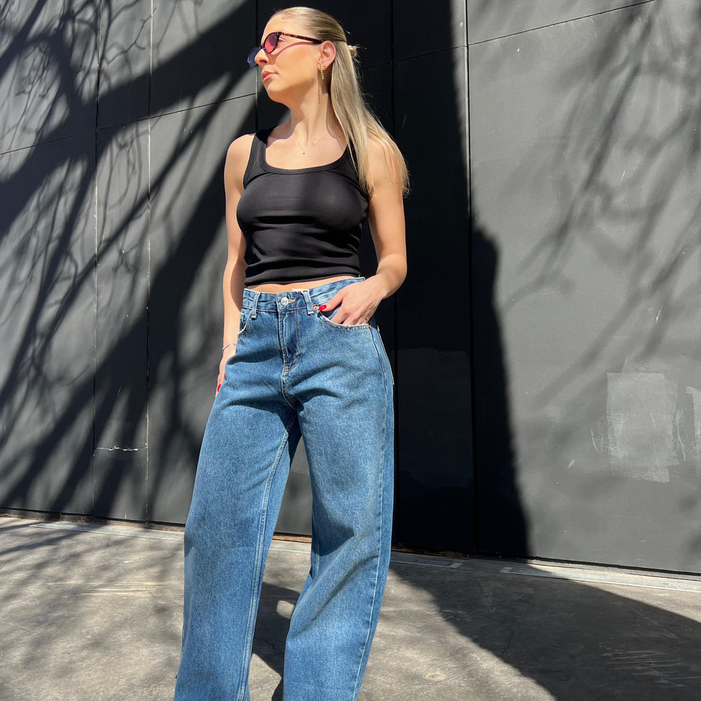 High-waist straight cut jeans
