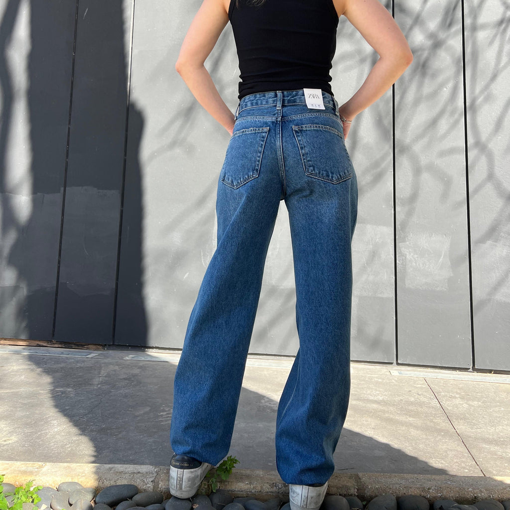 High-waist straight cut jeans