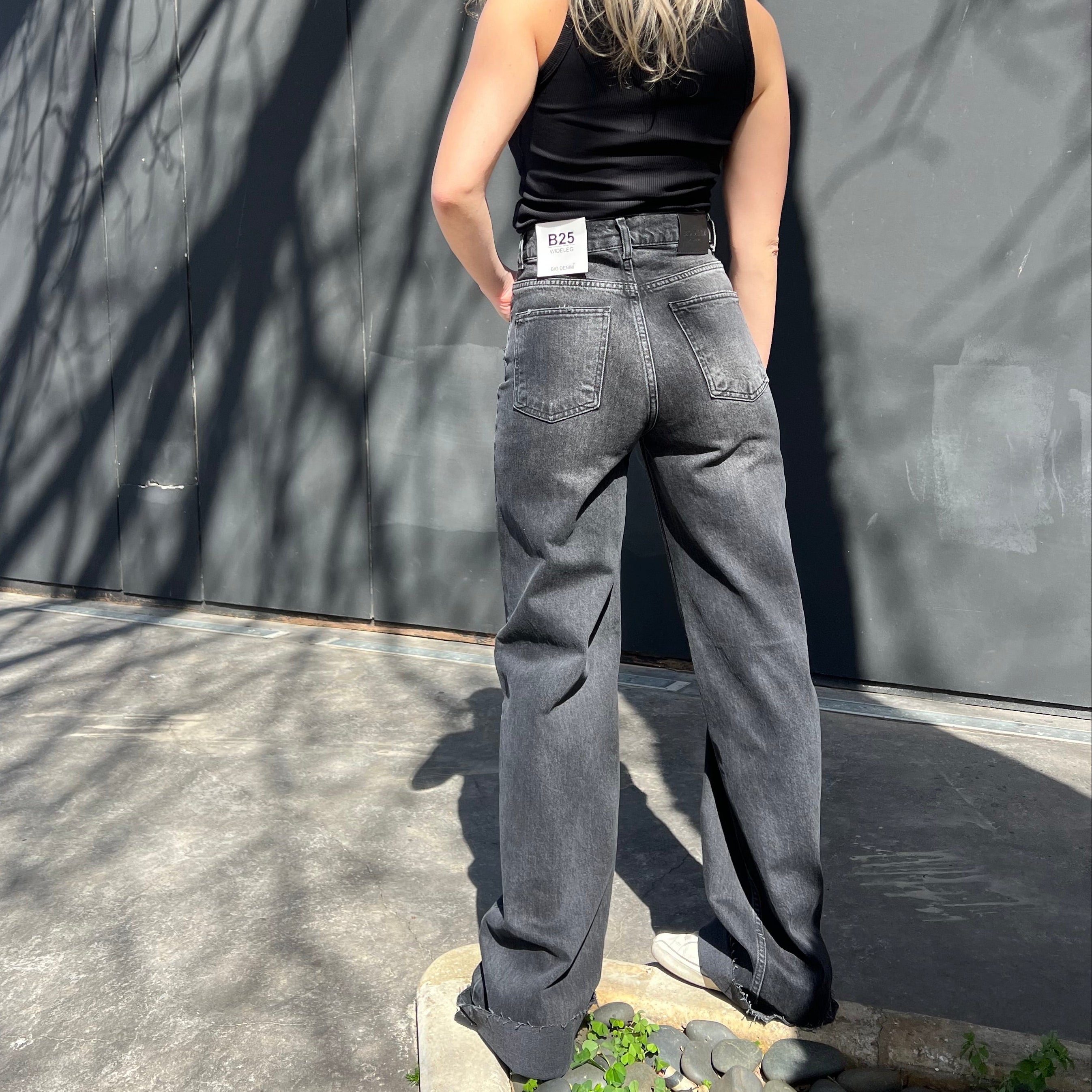 Black wide-leg jeans