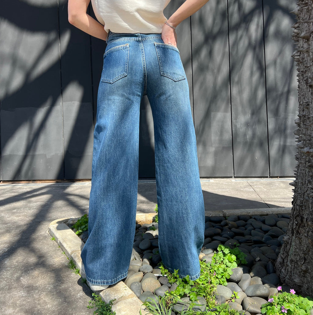 High-waist straight leg denim