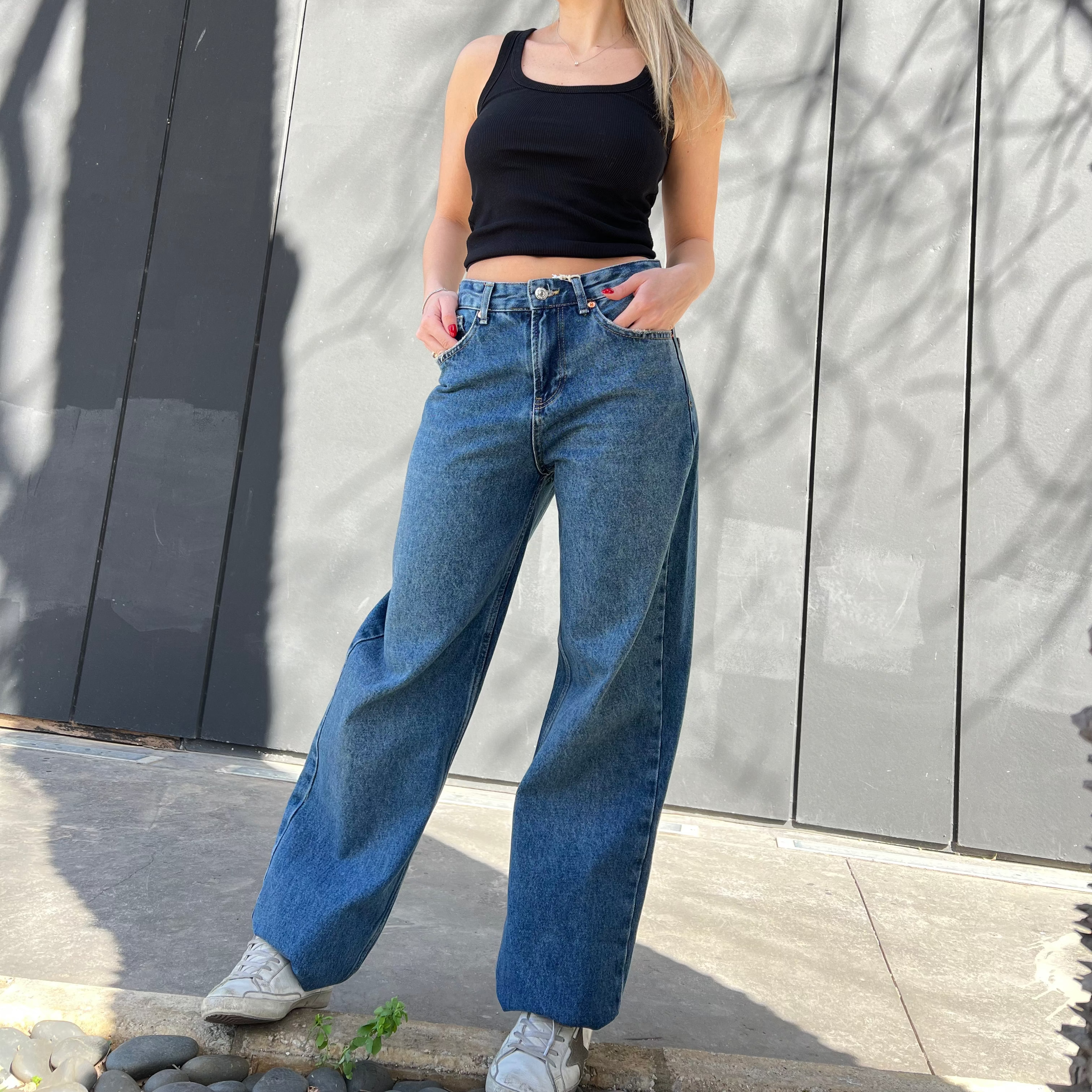 High-waist straight cut jeans